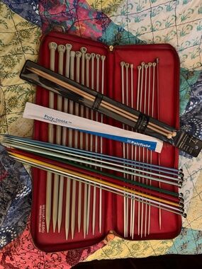 Bernat-Aero Mixed Knitting Needle Set with Red Zipper Case